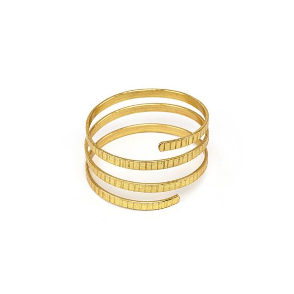 Bracciale in ottone modello bangle 3 giri. Altezza 3 cm. Nickel tested. Lavorazione artigianale.