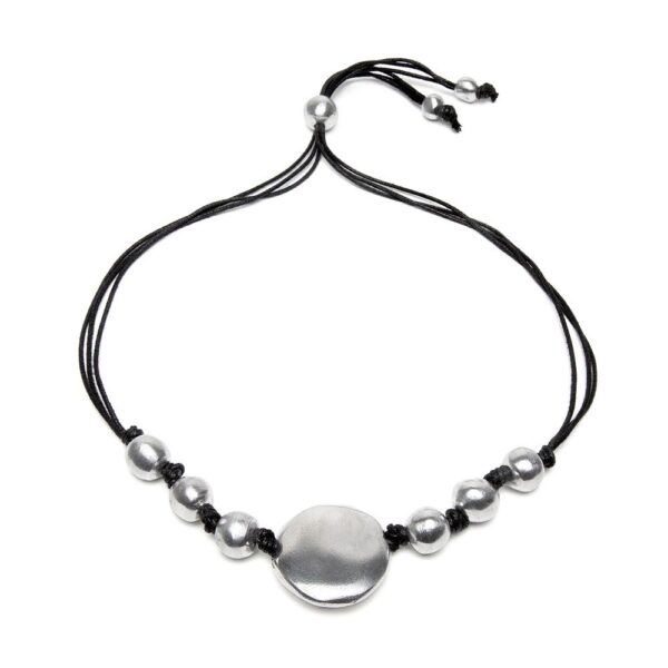 Collana alluminio corta filo regolabile con placca cerchio e mini sfere. Nickel tested. Lavorazione artigianale.