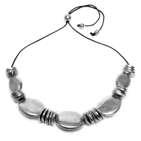 Collana filo regolabile 5 ovali/rondelle. Realizzato a mano in alluminio 100% riciclato. Nickel tested