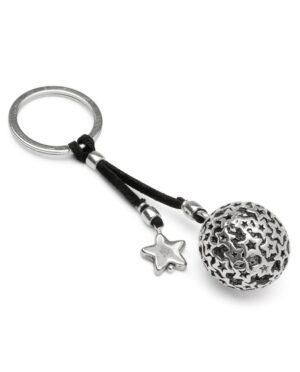 Portachiavi sfera e stelle. Misura sfera 2,5 cm. Placcato in argento. Nickel tested.